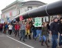 Activists carry a 500-foot inflated "pipeline" at the head of the crowd (Photo: Avelino Maestas/NWF)