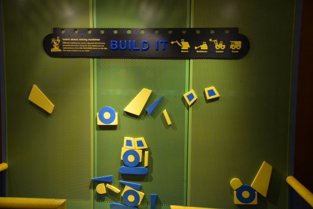 Exhibit for Kids at the Oil Sands Discovery Center. Photo by Alexis Bonogofsky