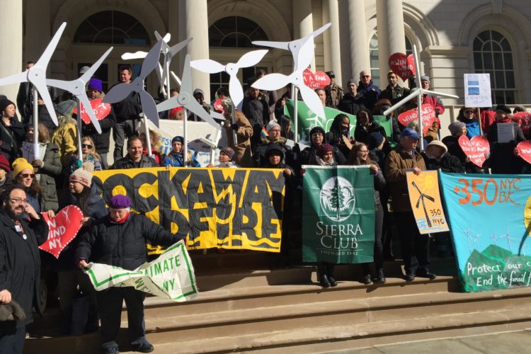 NWF joins hundreds of New Yorkers in calling for offshore wind power. (Photo: NWF)