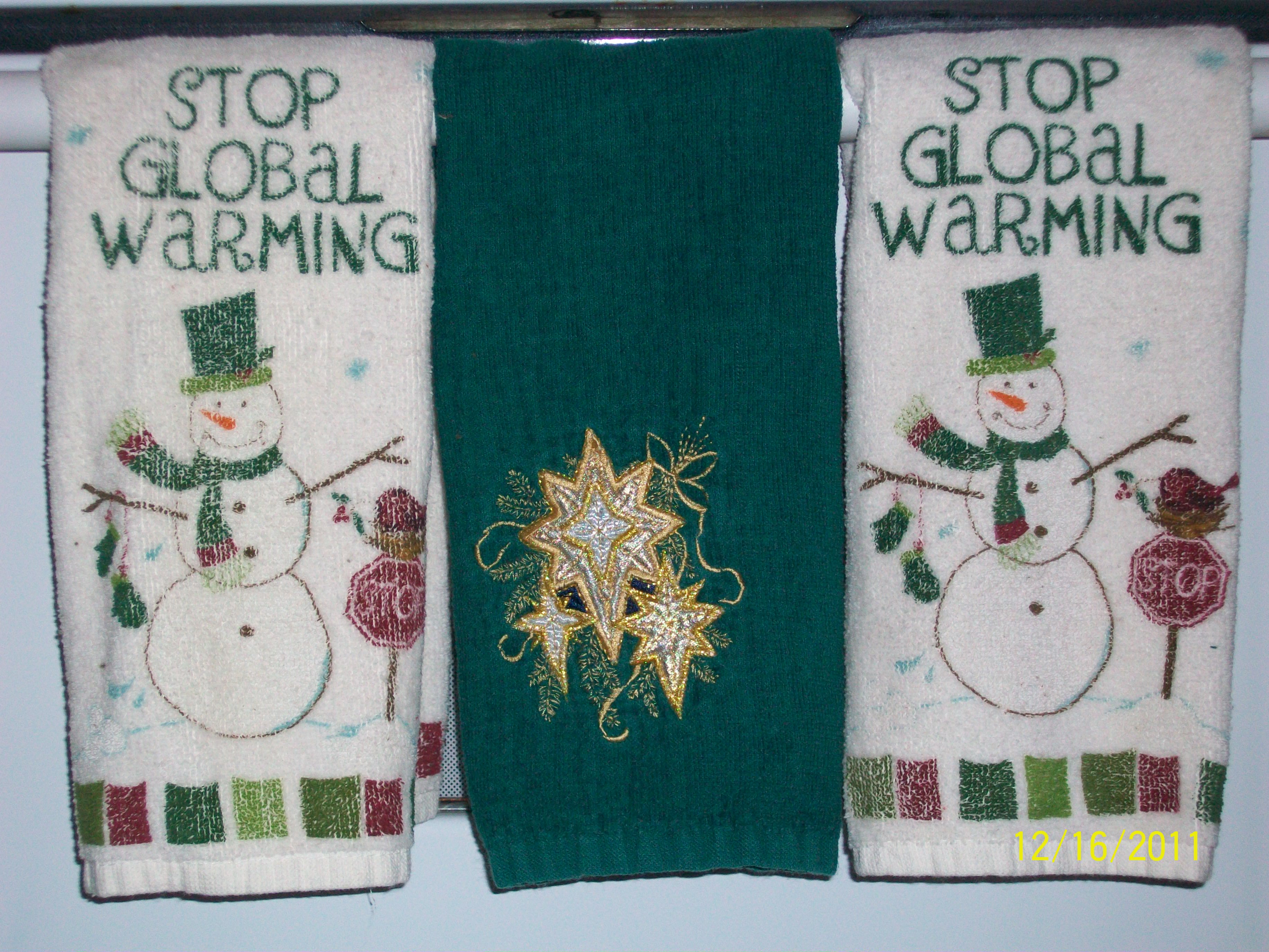 Holiday towels - Snowmen say "Stop Global Warming"