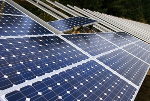 Installing solar panels (flickr/OregonDOT)
