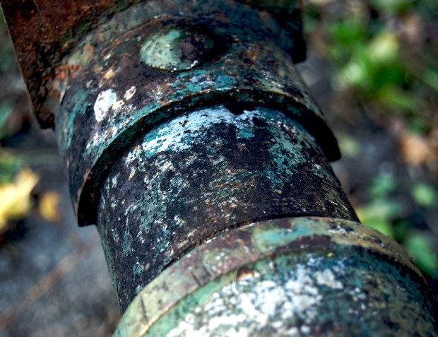 An old oil pipeline in Winnipeg near the  Assiniboine River. Flickr photo by Joel Penner.