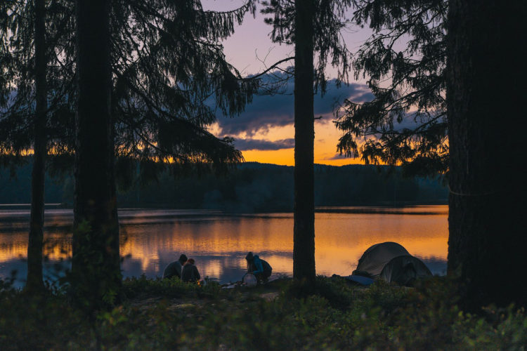 camping-Mtn-Lake_sunset_pixabay