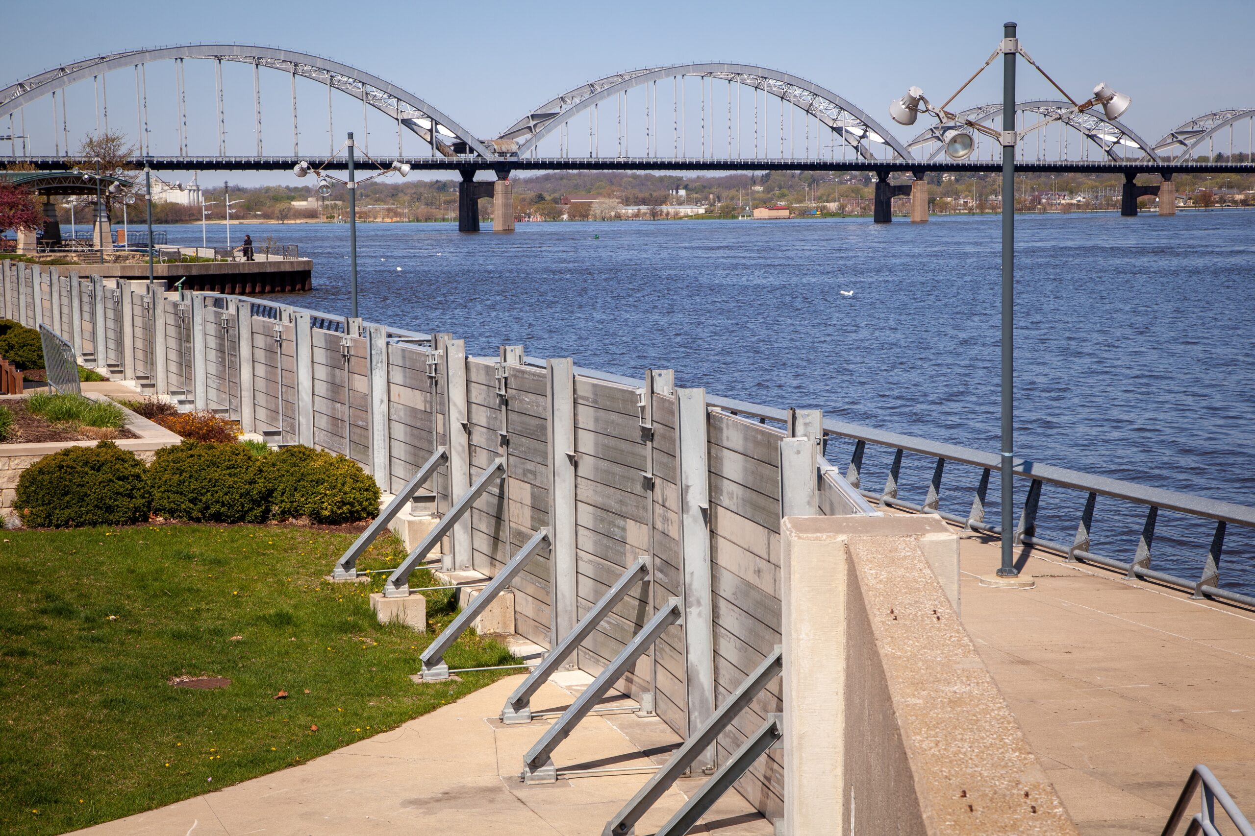 Wide view of a bridge.